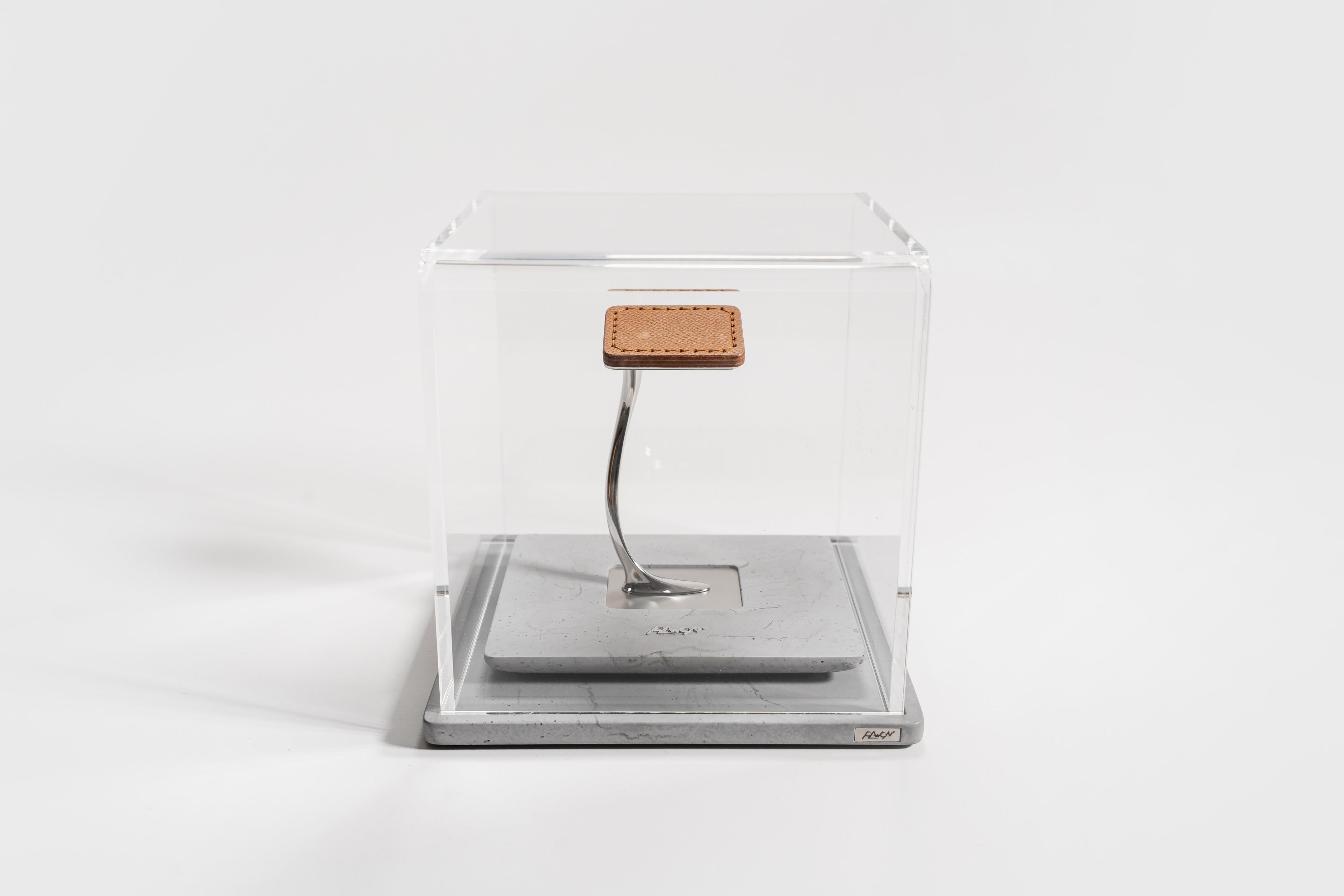 Plawoni LIVA Collector Case