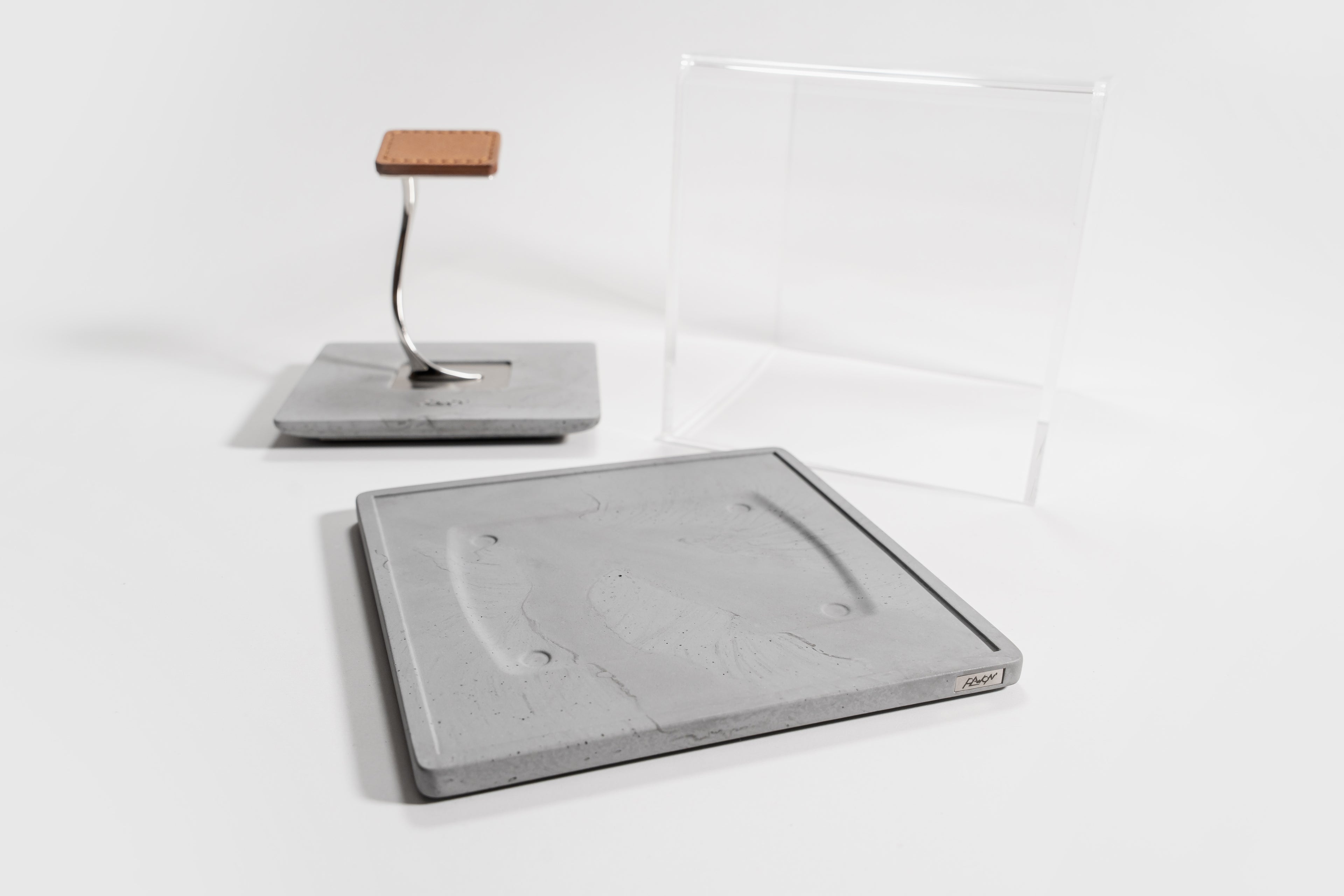 Plawoni LIVA Collector Case