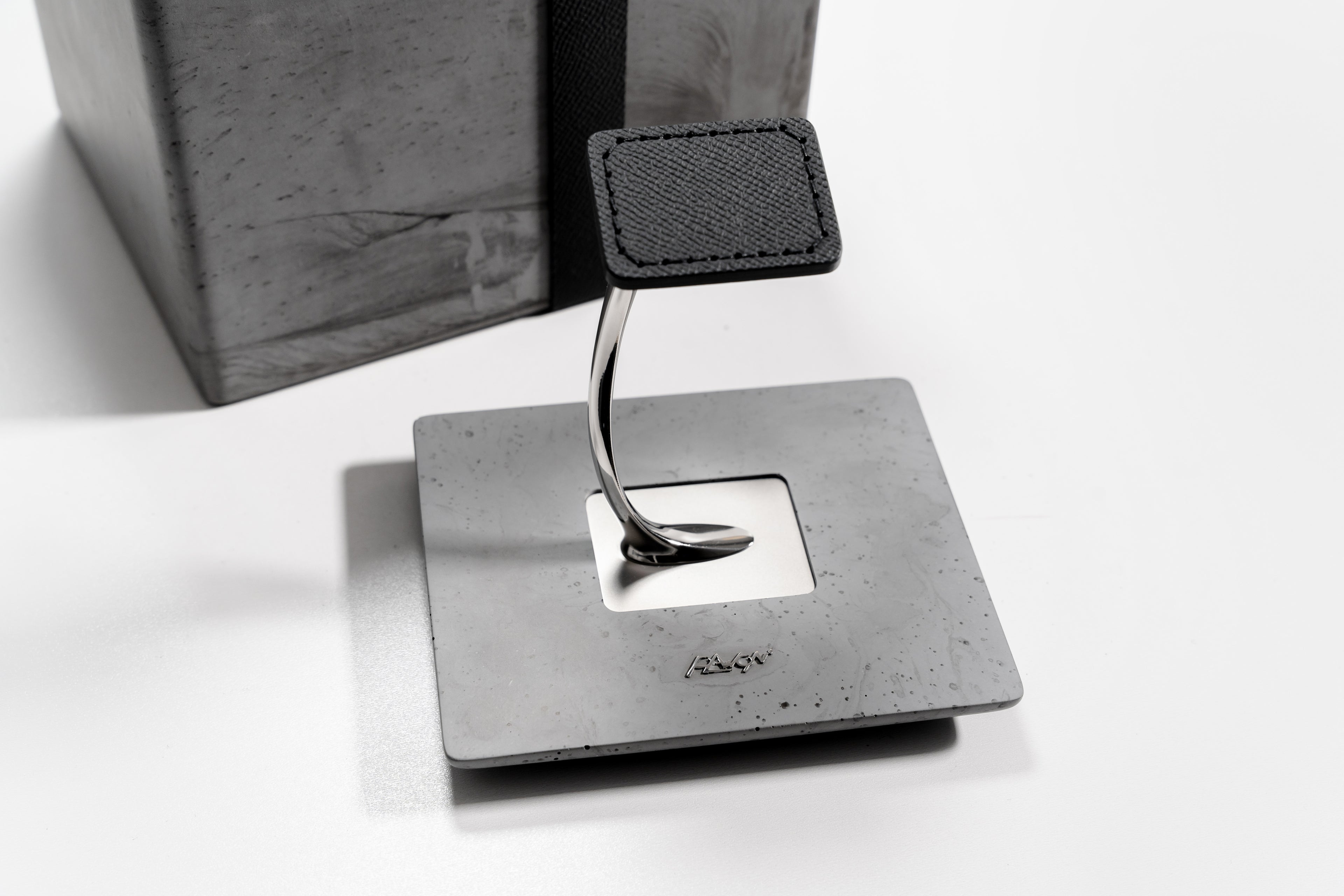 Uhrenhalter / Uhrenständer Plawoni - Grau Schwarz